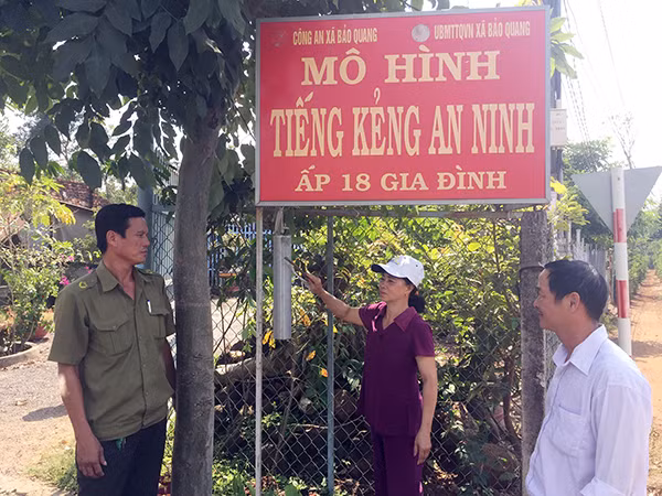 Người dân xã Bảo Quang thực tập đánh kẻng báo động