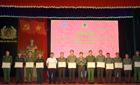 Hỗ trợ xây, sửa chữa nhà cho 1062 hộ nghèo huyện Mường Tè