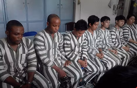 Nhóm đối tượng lừa đảo người Nigeria.