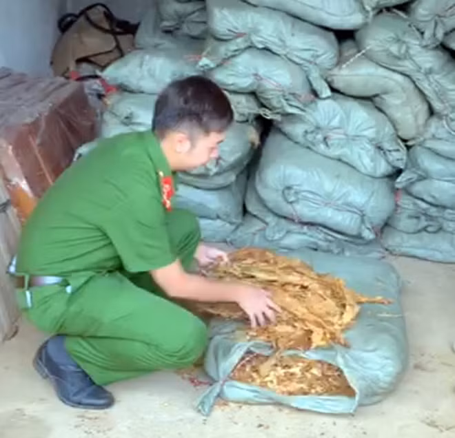 Số thuốc lá lậu bị lực lượng chức năng thu giữ.