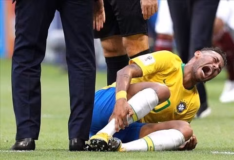 Dấu ấn của Neymar tại World Cup 2018 là khả năng ăn vạ.