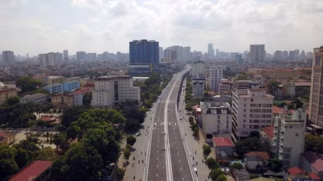 "Bay" dọc tuyến đường vành đai 2 Hà Nội trên cao trước ngày thông xe
