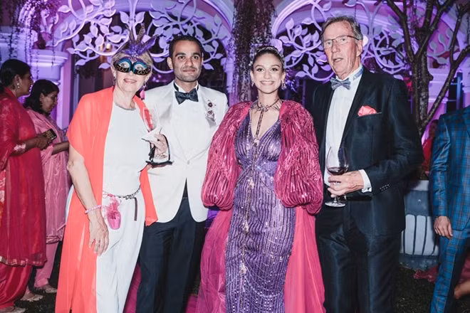 Cặp tỷ phú Ấn Độ Kaabia Grewal và Rushang Shah đã chọn JW Marriott Phu Quoc Emerald&nbsp;Bay là địa điểm tổ chức hôn lễ,&nbsp;sau khi khảo sát vô số khách sạn tại gần 30 quốc gia.
