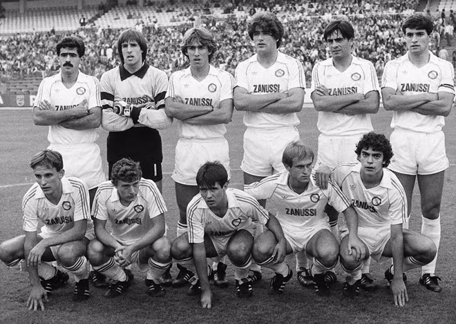 Đội hình Real Madrid với nòng cốt là thế hệ “La Quinta del Buitre”.