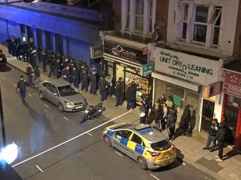 Hiện trường một vụ đâm dao ngay đầu năm mới tại London.
