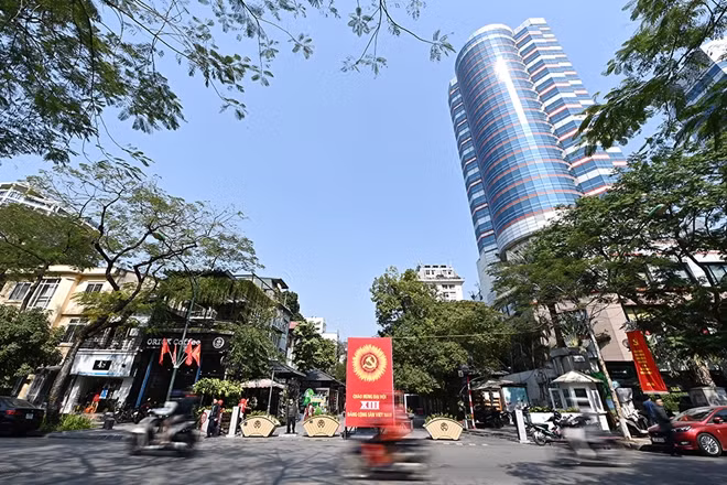Trên toàn thành phố có tổng cộng 27 cụm pano, 400 băng rôn dọc được lắp đặt phục vụ trong công tác tuyên truyền, cổ động trực quan hướng tới Đại hội đại biểu toàn quốc lần thứ XIII của Đảng.