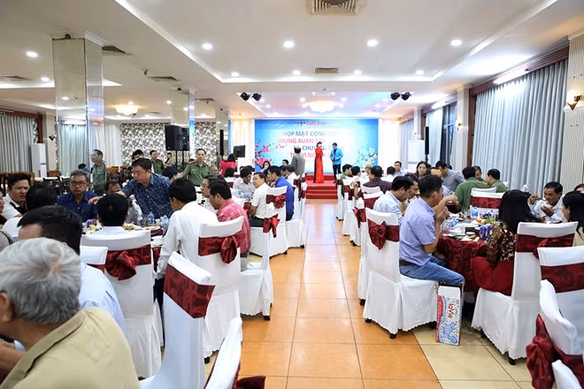 Đại biểu và CTV dự buổi gặp mặt thân tình.