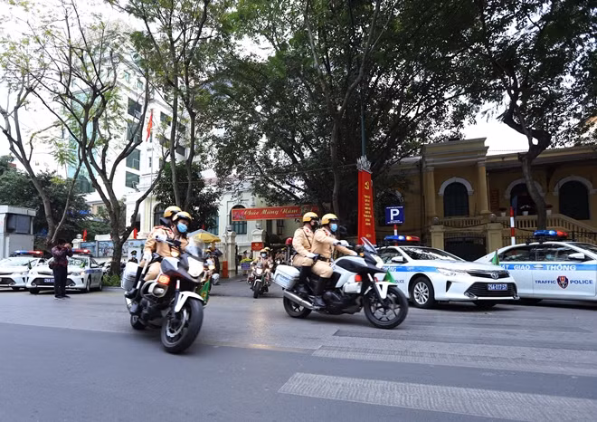 Ngay sau lễ ra quân, các tổ công tác bắt đầu lên đường làm nhiệm vụ
