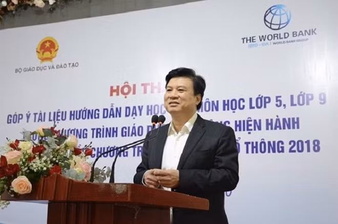 Thứ trưởng Bộ Giáo dục và Đào tạo Nguyễn Hữu Độ phát biểu tại hội thảo góp ý tài liệu hướng dẫn dạy học các môn lớp 5, lớp 9.