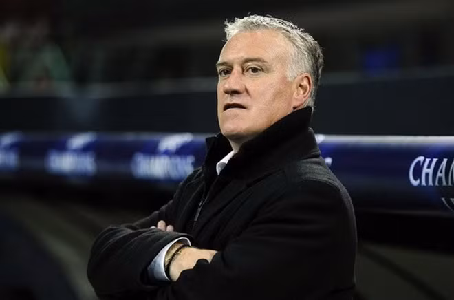 HLV Didier Deschamps của những chú gà trống Pháp được nhận mức lương 3,02 triệu Bảng/năm. Ông được đánh giá là huấn luyện viên tài năng và quyết đoán. HLV Deschamps từng đưa ra quyết định loại tiền đạo hay nhất ĐT Pháp là Benzema khi anh dính líu đến vụ bê bối tình dục.
