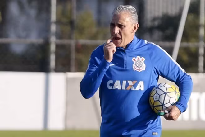 Ở vị trí thứ hai là HLV Tite của tuyển Brazil với mức lương 3,02 triệu Bảng/năm. Nắm quyền tại đội tuyển Brazil nhưng ngay từ giây phút đầu tiên, cái tên Tite khiến người hâm mộ đội bóng vàng xanh cảm thấy nghi ngờ. Đa số các CĐV bóng đá trên thế giới đều tự hỏi Tite là ai. Nhưng ở Brazil, các CĐV xứ sở biết cuối cùng, chiếc thuyền trong giông bão Selecao đã tìm đến đúng vị thuyền trưởng phù hợp.