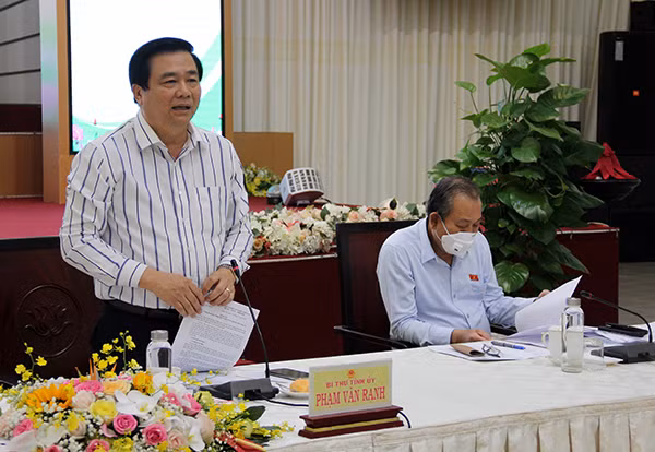 Bí thư Tỉnh ủy Long An Phạm Văn Rạnh phát biểu.