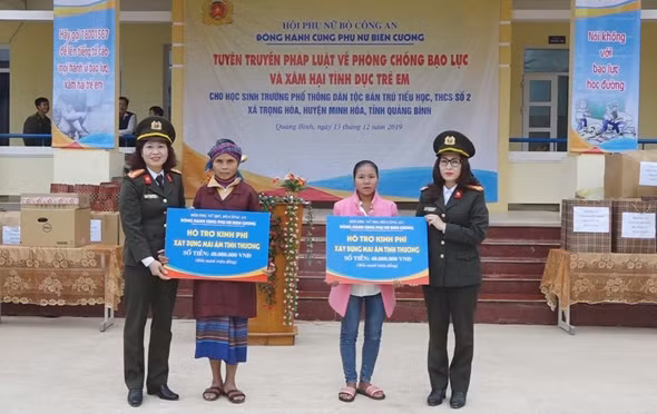 Phụ nữ Bộ Công an đồng hành cùng phụ nữ biên cương