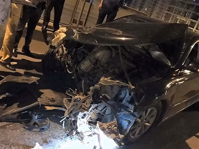 Tai nạn xảy ra lúc nửa đêm trên đường vành đai 3 trên cao.