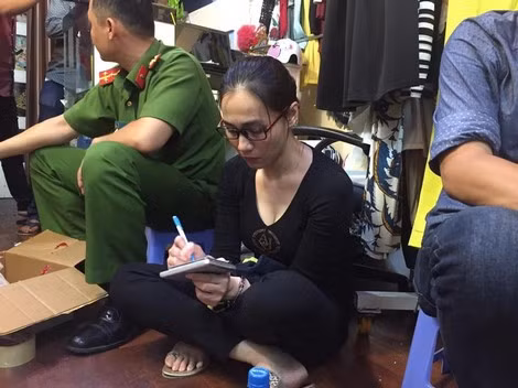Khám xét nơi ở của Trần Kim Yến, thu giữ nhiều tang vật.