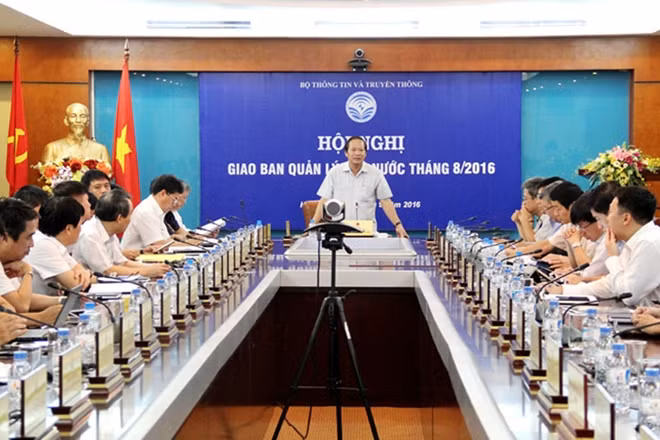 Bộ trưởng Bộ TT&TT Trương Minh Tuấn phát biểu chỉ đạo tại Hội nghị giao ban quản lý nhà nước Bộ TT&TT ngày 6-9