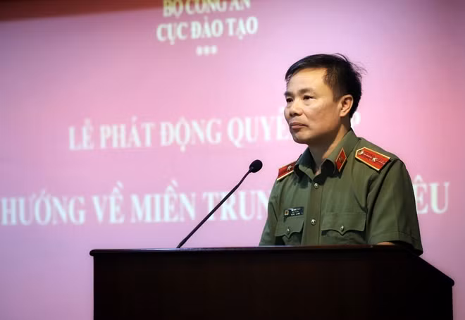 Thiếu tướng Phó Giáo sư, tiến sĩ Đỗ Anh Tuấn, Cục trưởng Cục Đào tạo phát biểu tại buổi lễ phát động.