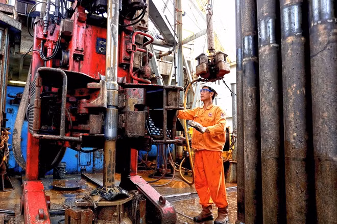 Người lao động Vietsovpetro trên giàn Tam Đảo 01