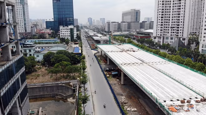 Mặt cầu cạn tại một số vị trí.