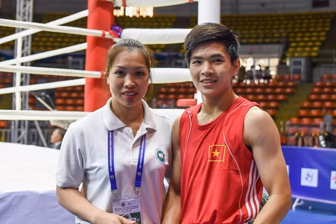 Võ sỹ Đỗ Hồng Ngọc (phải) sớm giành vé dự Olympic trẻ 2018. Võ sỹ Đỗ Hồng Ngọc (phải) sớm giành vé dự Olympic trẻ 2018.