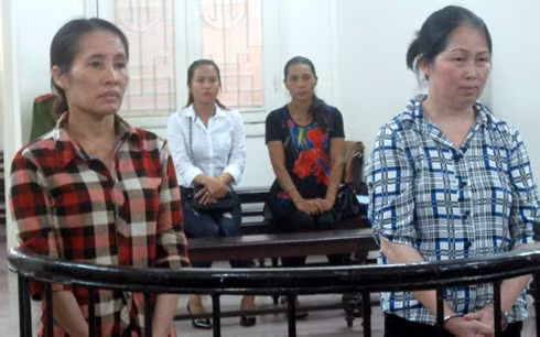 Hai bị cáo Lan và Thu.