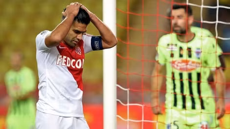 AS Monaco đã tụt xuống vị trí thứ 18 Ligue 1 mùa này. AS Monaco đã tụt xuống vị trí thứ 18 Ligue 1 mùa này.