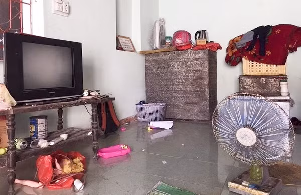 Trong nhà chị Tỉnh không có vật dụng gì đáng giá.
