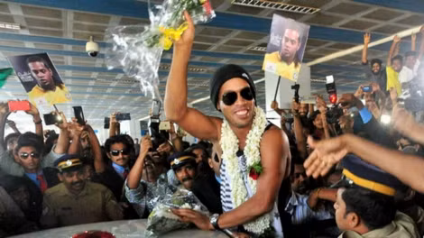 Sự xuất hiện của Ronaldinho thúc đẩy tình yêu bóng đá của Ấn Độ, nơi cricket mới là môn thể thao vua.