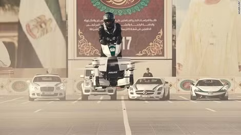 Một chiếc hoverbike 2017 Hoversurf được thử nghiệm tại Dubai vào năm 2017. Một chiếc hoverbike 2017 Hoversurf được thử nghiệm tại Dubai vào năm 2017.