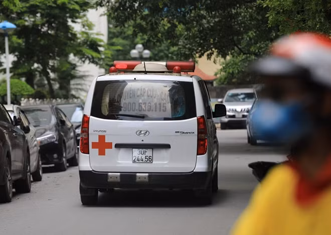 Như vậy đã có 5 địa điểm ở Hà Nội đã bị cách ly y tế, phong tỏa do liên quan hai bệnh nhân 3633 và 3634. Các địa điểm gồm: Tòa số 89-91 Đinh Tiên Hoàng (nơi làm việc của người vợ); toà nhà Central Point 27 Lê Văn Lương (nơi ở); khoa Cấp cứu Bệnh viện Hữu Nghị; chung cư Hồ Gươm Plaza và chung cư Booyoung Vina (Hà Đông).