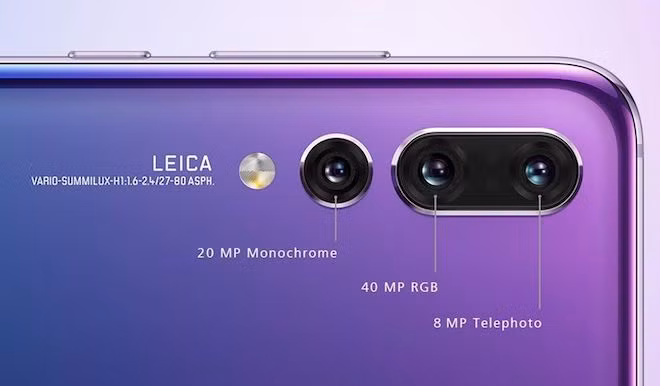 Trong những năm gần đây, các dòng smartphone cao cấp nhất đến từ Huawei luôn chiếm ưu thế trong cuộc đua về chất lượng camera điện thoại. Đứng vị trí thứ hai của bảng xếp hạng DxOMark là chiếc P20 Pro với điểm số 109. Điểm khác biệt giữa P20 Pro với Mate 20 Pro không hẳn đến từ chất lượng hình ảnh bởi tất cả đã quá tốt mà khác biệt duy nhất đến từ việc Huawei sử dụng ống kính góc rộng cho Mate 20 Pro mang tới cho người dùng những trải nghiệm choáng ngợp.