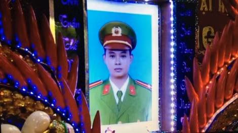 Di ảnh Trung úy Tống Duy Tân.