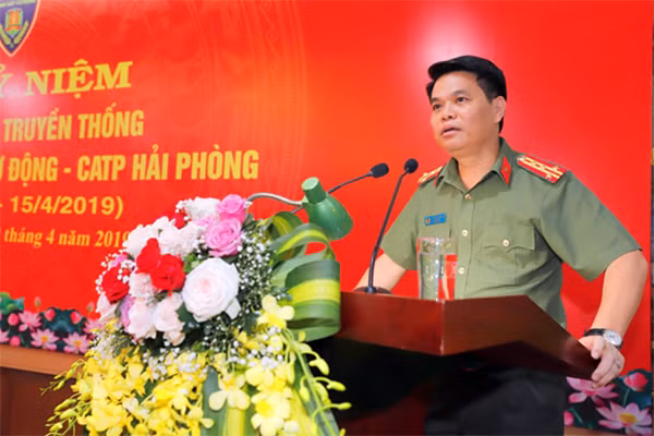 Đại tá Lê Ngọc Châu, Giám đốc CAHP phát biểu tại buổi lễ.