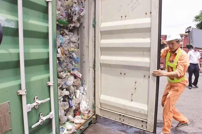 Cảng Hải Phòng đang tồn đọng 5.000 container phế liệu
