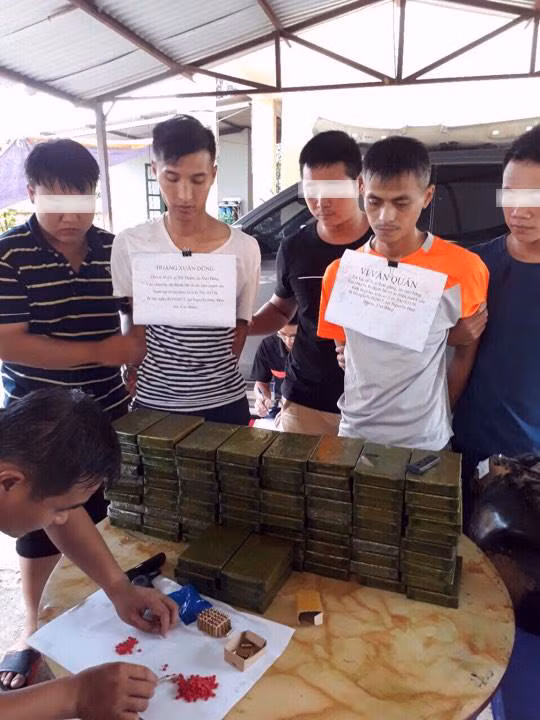 Hai đối tượng Quân và Dũng trong chuyến án buôn bán 82 bánh heroin.