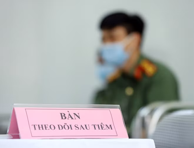 Được biết, thời gian tới, BV 19-8 sẽ tổ chức sẽ tổ chức tiêm chủng theo 2 đợt, mỗi đợt cách nhau khoảng 3 tháng với khoảng trên 800 người được tiêm chủng mỗi đợt.