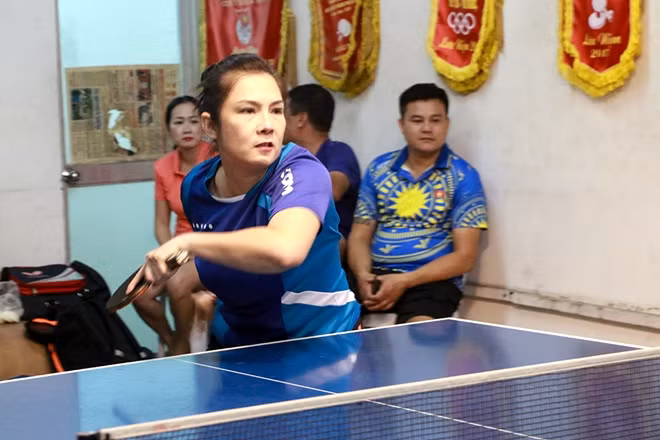 Hai nữ VĐV tham gia giải đấu.