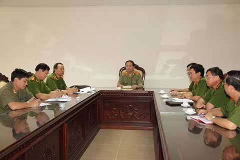 Cũng cùng tháng 7-2015, lại thêm vụ án gây rúng động dư luận xã hội, hung thủ Vi Văn Hai ra tay tàn độc sát hại 4 mạng người đầy man rợ ở huyện Tương Dương, Nghệ An. Bộ trưởng Trần Đại Quang khi ấy tiếp tục tới chỉ đạo điều tra vụ thảm án, trực tiếp nghe báo cáo án. Không lâu sau đó, hung thủ đã bị bắt giữ thành công trong niềm vui mừng của người dân cả nước.