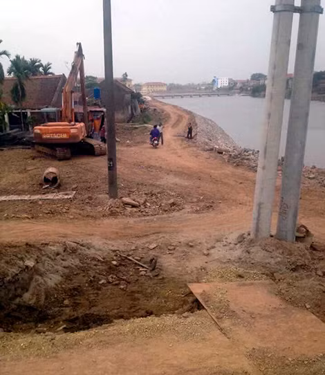 Công trình xây dựng trạm bơm vẫn đang được hoàn thiện.