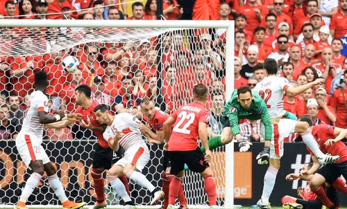 Pha ghi bàn của Schar vào lưới Albania. Ảnh: UEFA