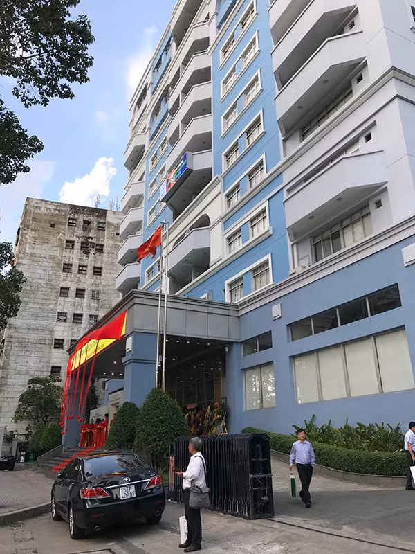 Tòa nhà tại địa chỉ 255 Trần Hưng Đạo, phường Cô Giang, quận 1 – nơi đặt Trung tâm báo chí thành phố.