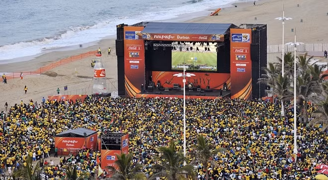 Các quán cà phê, nhà hàng tại Việt Nam có thể thoải mái chiếu World Cup 2018 miễn là phù hợp với điều kiện được FIFA đưa ra.