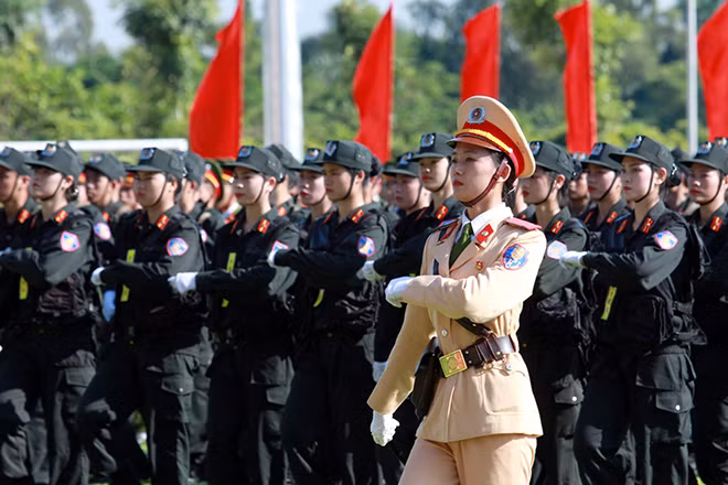 Từ nhiều năm nay, màn diễu binh đẹp mắt, ấn tượng đặc biệt là các khối nữ chính là điểm nhấn đặc biệt trong Lễ khai giảng năm học mới của Học viện CSND.