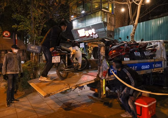 Các phương tiện vi phạm bị cảnh sát thu giữ.