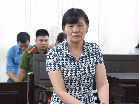 Bị cáo luôn tỏ ra hối hận với quá khứ trong suốt phiên tòa xét xử .