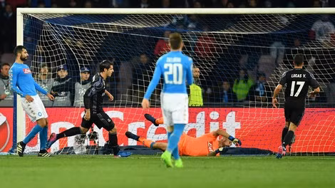 Dù thắng Napoli nhưng Real Madrid khiến người hâm mộ lo lắng nhiều hơn là vui mừng. Dù thắng Napoli nhưng Real Madrid khiến người hâm mộ lo lắng nhiều hơn là vui mừng.