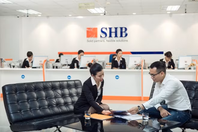 Nhiều ngân hàng chịu áp lực rất lớn khi huy động vốn hiện nay.