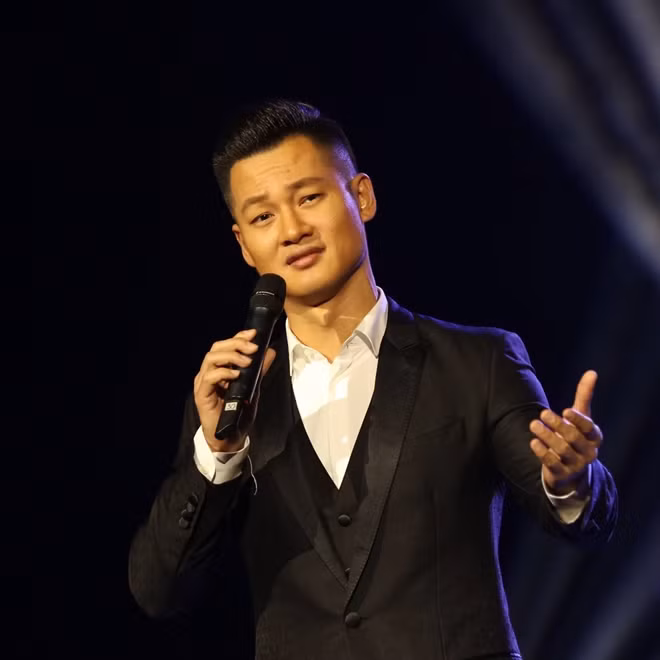 Thời gian gần đây, Đức Tuấn làm mới hàng loạt ca khúc nhạc xưa.