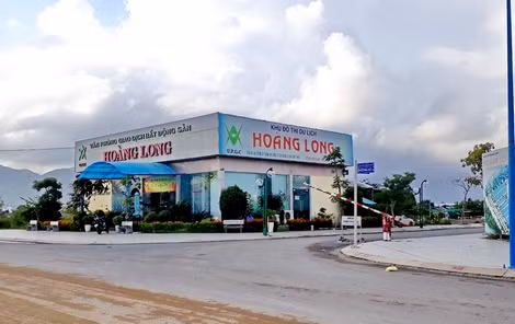 Văn phòng giao dịch bất động sản Hoàng Long tại KĐT Hoàng Long.