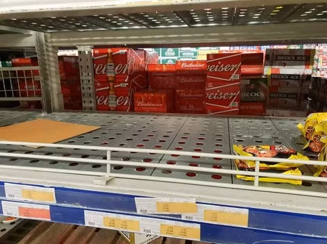 Gian hàng mỳ ăn liền tại Melinh Plaza Hà Đông cũng nhanh chóng hết hàng khi chỉ mới 9h sáng.